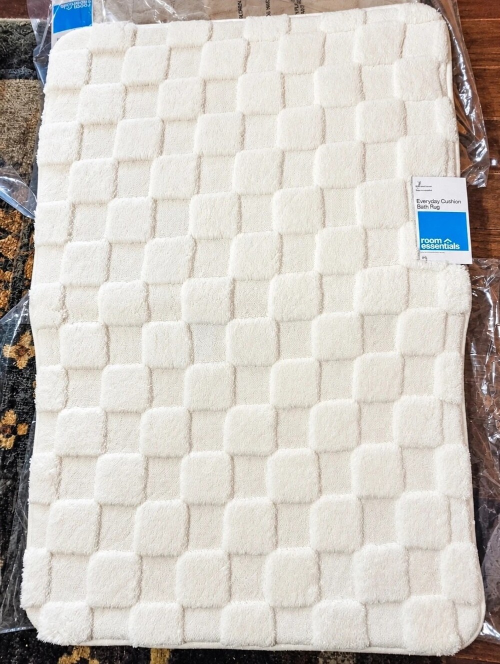 2- Room Essentials Cream Checkered Plush Bath Mat Set